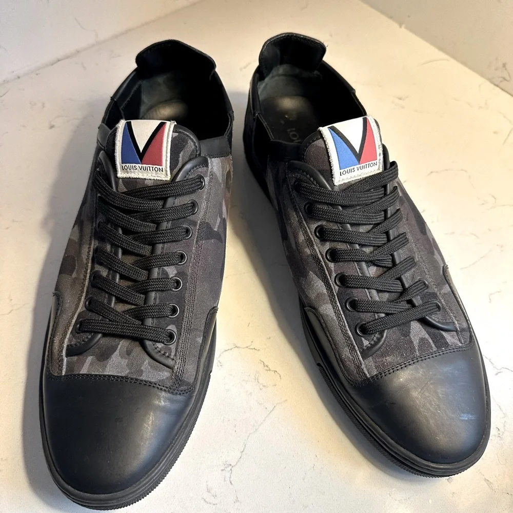 Louis Vuitton sneakers sz‎ 9.5/10